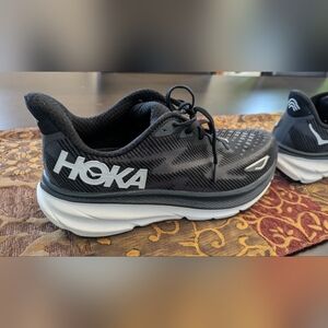 Hoka Clifton 9 Men's size 11.5D. Black with white.
